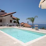 Acquamarina Per Gruppi E Famiglie A Capo Vaticano Costa Degli Dei 펜션 *
