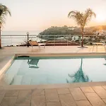 Acquamarina Per Gruppi E Famiglie A Capo Vaticano Costa Degli Dei 펜션