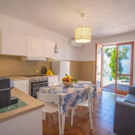 Acquamarina Per Gruppi E Famiglie A Capo Vaticano Costa Degli Dei *