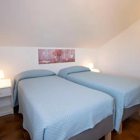 Acquamarina Per Gruppi E Famiglie A Capo Vaticano Costa Degli Dei * Santa Maria