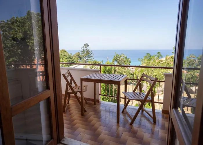 Acquamarina Per Gruppi E Famiglie A Capo Vaticano Costa Degli Dei * سانتا ماريا